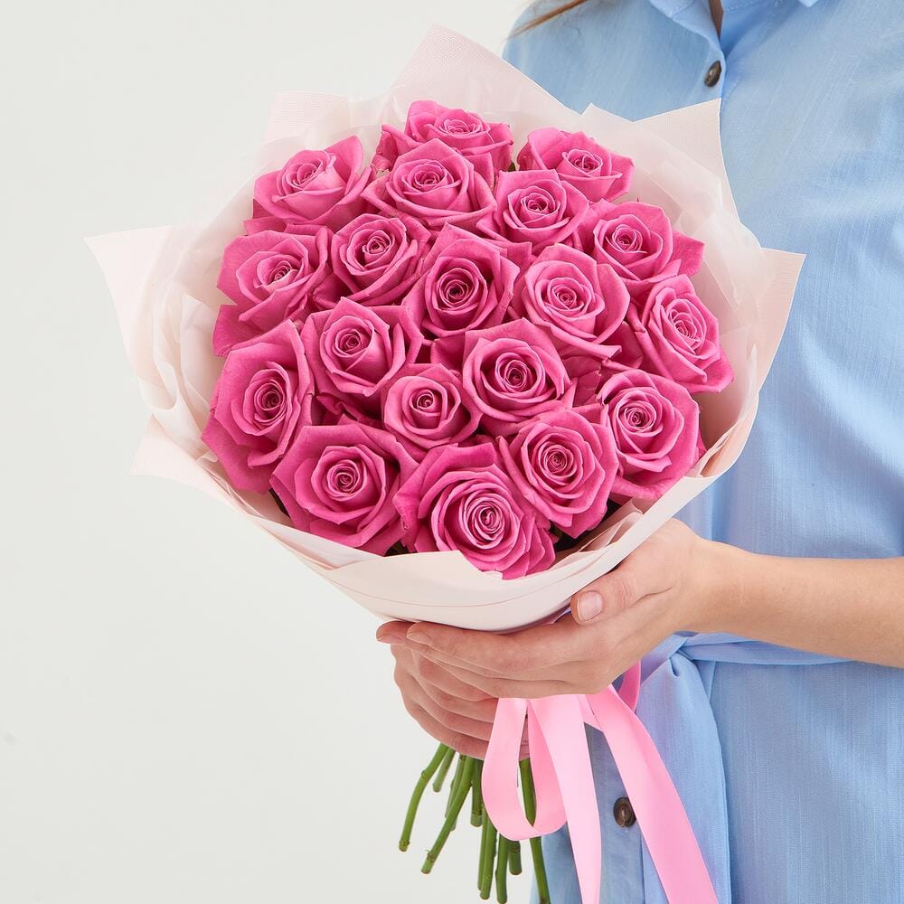 20 pink roses Bouquet wrapped elegantly – flower delivery Dubai