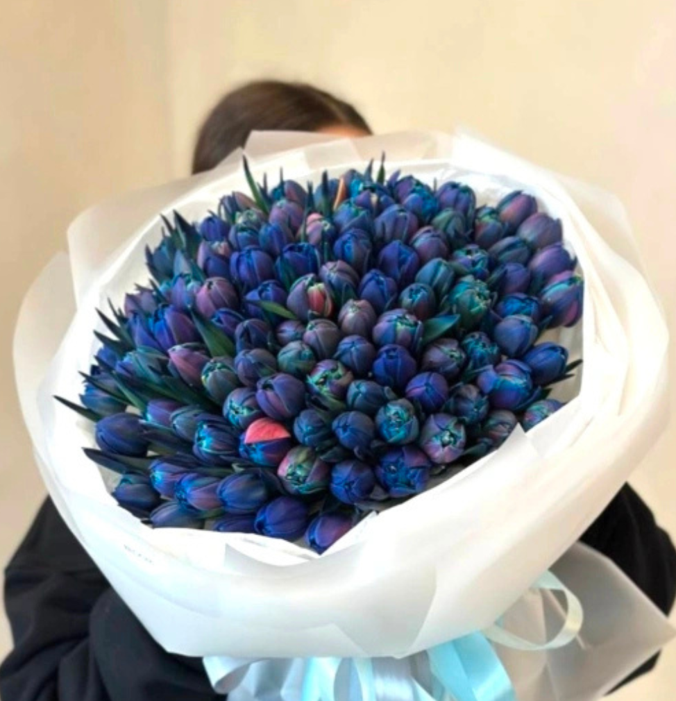Blue Double Bubble Tulip bouquet with same-day delivery in Dubai