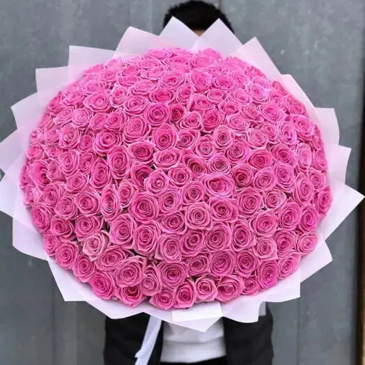 Elegant arrangement of 300 pink roses bouquet for luxury flower delivery in Dubai and the UAE