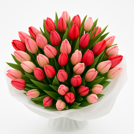 Mixed pink tulips bouquet in soft romantic tones – flower delivery Dubai